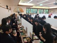 奈良公園内のレストランで昼食